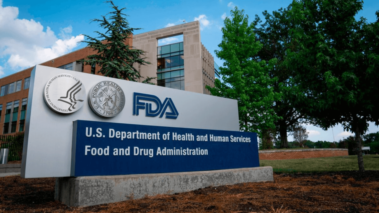 <b>Sản phẩm được Cục quản lý Thực phẩm và Dược phẩm Hoa Kỳ (FDA) chấp thuận là gì?</b>
